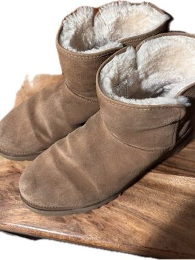 UGG Classic Short Suede Shearling Boots - Chestnut